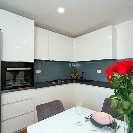 With Parking Space Kastel Sucurac, - 22451 Appartamento *