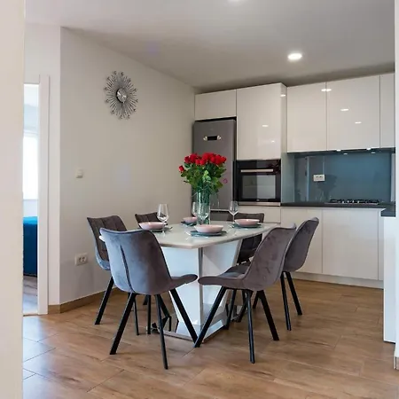 With Parking Space Kastel Sucurac, - 22451 Appartamento Kaštela