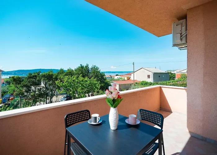 With Parking Space Kastel Sucurac, - 22451 Appartement *